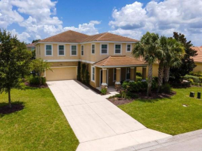 576 - Stunning, modern home on resort community with private pool and spa